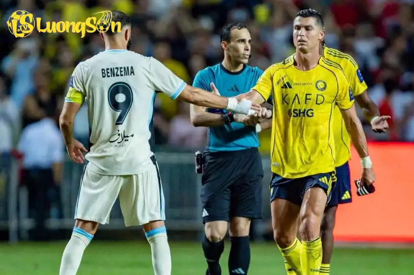 Al Nassr của Ronaldo giành chiến thắng ấn tượng trước đội bóng của Karim Benzema (Ảnh: GOAL). Al Nassr của Ronaldo giành chiến thắng ấn tượng trước đội bóng của Karim Benzema (Ảnh: GOAL).