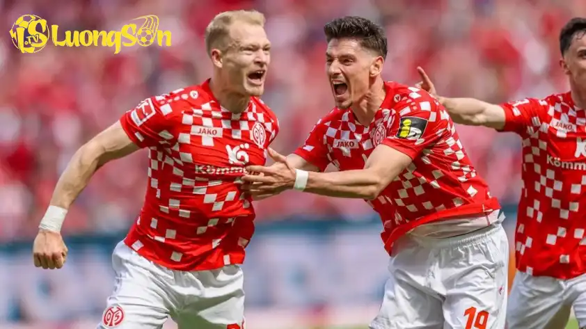 Mainz 05 đang thể hiện phong độ ấn tượng với chuỗi 9 trận bất bại liên tiếp