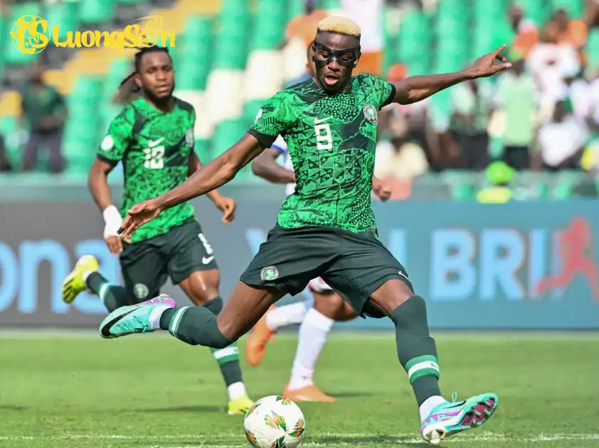 Thiếu vắng những trụ cột như Victor Osimhen khiến Nigeria đang chơi bết bát ở Cúp Châu Phi lần này