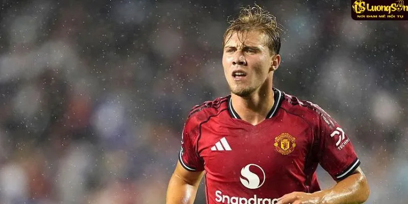 Rasmus Hojlund đang vào thế bất lợi khi Sesko được MU ra sức chiêu mộ