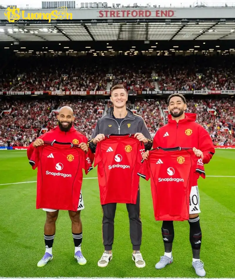 Tam tấu mới dẫn dắt hàng công Quỷ đỏ (Ảnh: MUFC)
